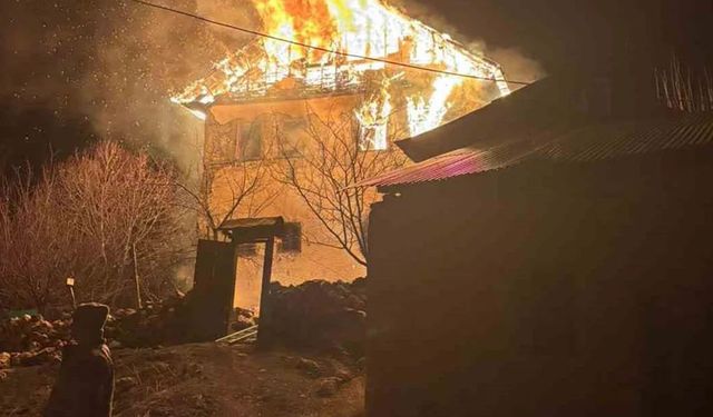 Gümüşhane'de Yaşanan Yangında 1 Kişi Hayatını Kaybetti