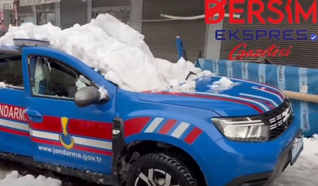 Kar Kütlesi Jandarma Aracına İsabet Etti: 2 Asker Yaralandı