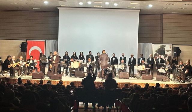 Erzincan’da Kurtuluşun 108. Yılında Türk Halk Müziği Konseri Büyük İlgi Gördü