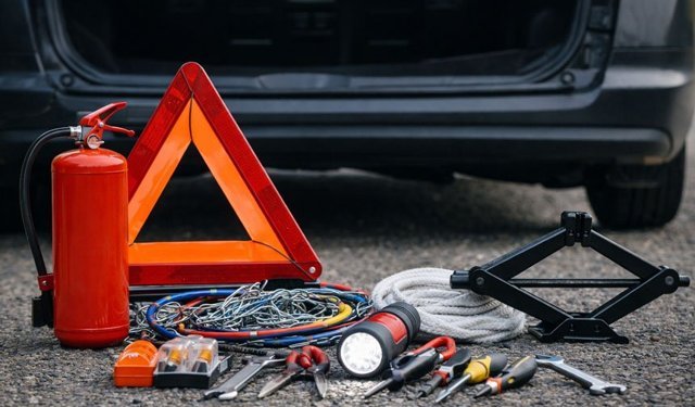 Araçlarda Bulundurulması Zorunlu Ekipmanlar Açıklandı