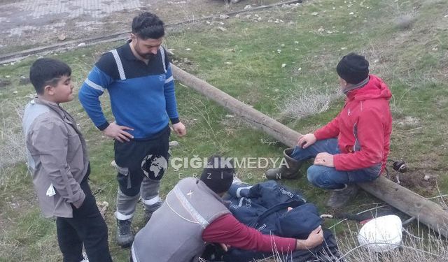 Erzincan İliç’te Elektrik Arızası Onarımında Kaza: Direkle Birlikte Düştü!