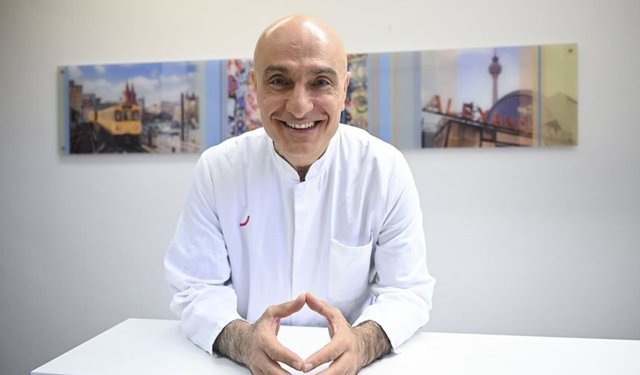 Türk Doktor Almanya’da Tıp Tarihine Geçti