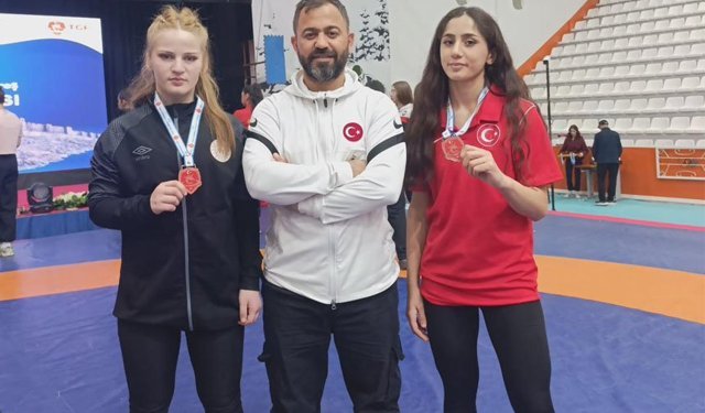 Erzincanlı Sporculardan Güreş Şampiyonası’nda Büyük Başarı