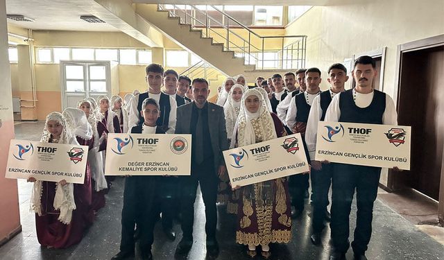 Erzincan Halk Oyunları Ekipleri Bölge Yarışmasına Damga Vurdu