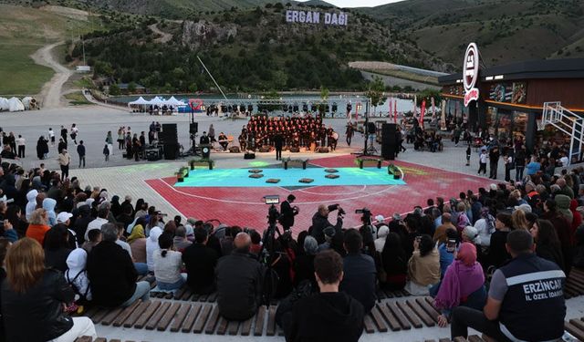 Ergan'da "Matem Gecesi – Kardeşlik Korosu Dinletisi" Düzenlendi
