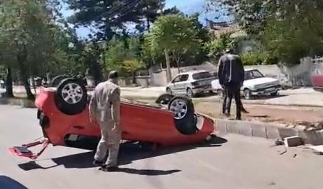 Erzincan'da Takla Atan Otomobilin Sürücüsü Yaralandı