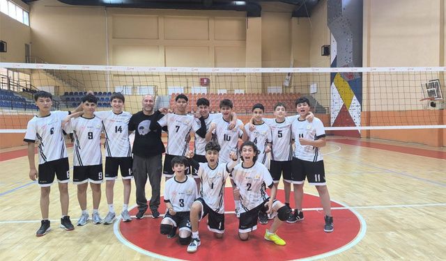 Erzincan ANALİG Erkek Voleybol Takımı Grup Birincisi Oldu