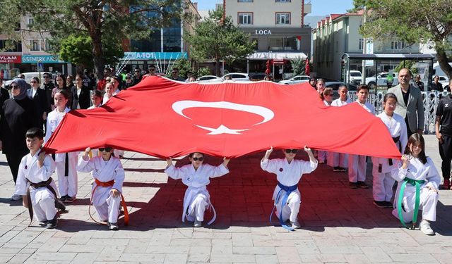 Atatürk’ün Erzincan’a Gelişinin 107. Yılı Düzenlenen Törenle Kutlandı