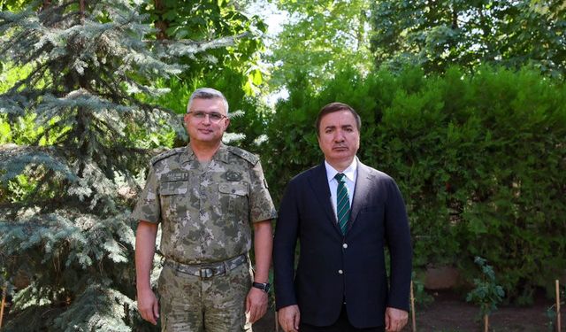 Emekliye Ayrılan Tümgeneral Ataç, Vali Aydoğdu ile Vedalaştı