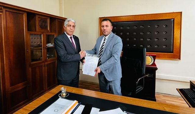 Yeni Parti Merkez İlçe Başkanı Ali Aras Mazbatasını Aldı