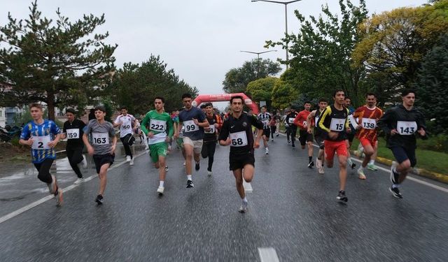 Cumhuriyet Koşusunda 168 Sporcu Yarıştı