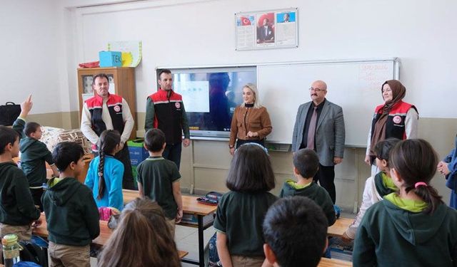 Erzincan’da İlkokul Öğrencilerine Organik Tarım Eğitimi Veriliyor