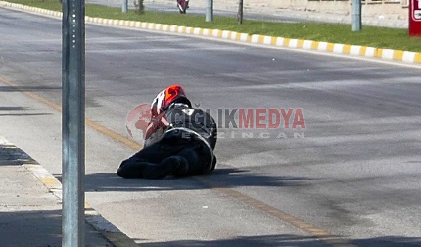 Motorun Önünü Kaldırmak İsterken Dengesini Kaybetti