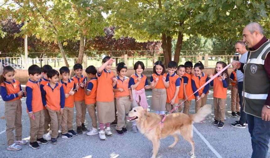 Erzincan Polis Köpeği Çocuklarla Buluştu