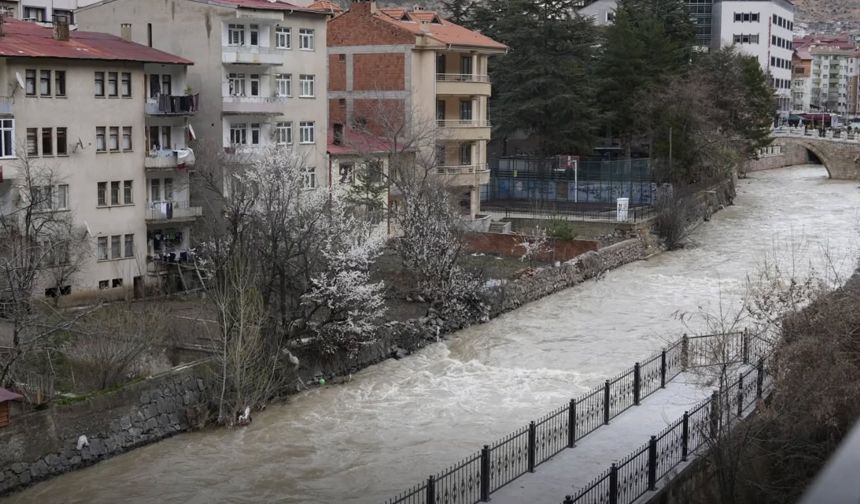 Harşit Çayı Taşma Riskine Karşı Kelkit Halkı Endişeli