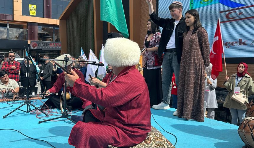 Türki Cumhuriyetlerden Ozanlar Erzincan’da