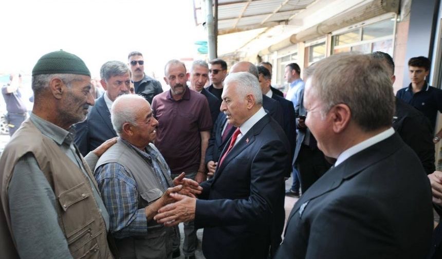 Binali Yıldırım Buğday Meydanı Esnafını Ziyaret Etti