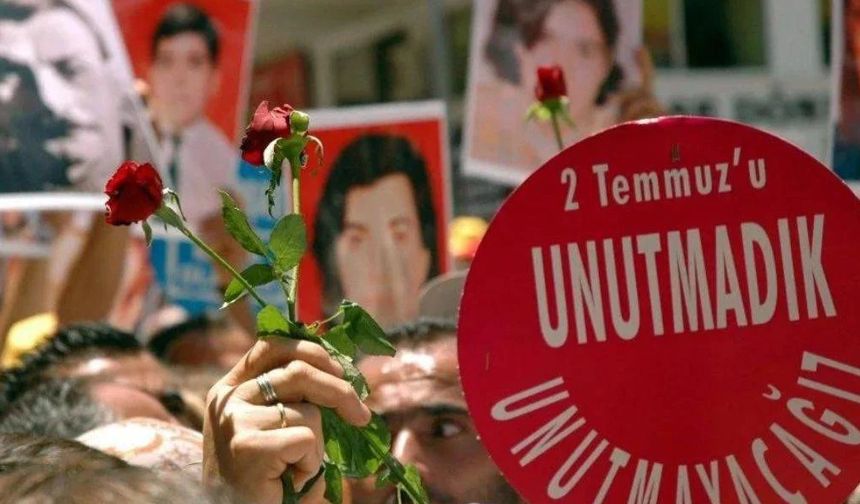 Madımak Katliamı'nın Yıldönümünde Sivas'ta Anma