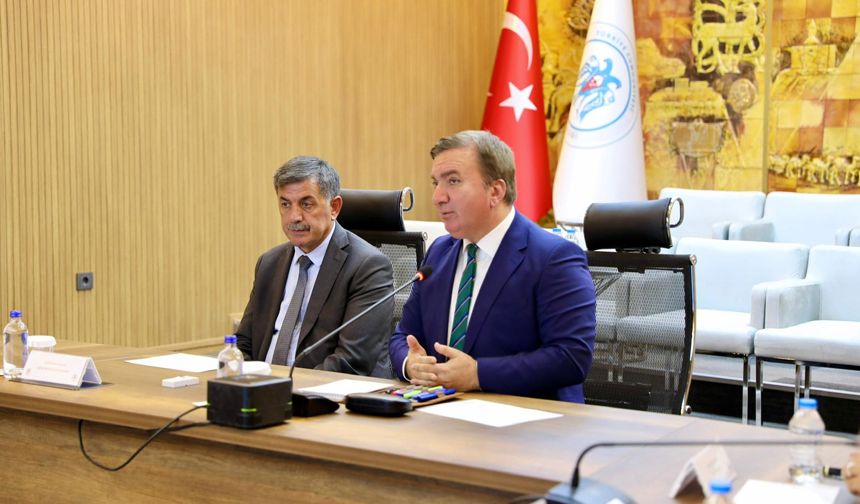 Vali ve Belediye Başkanı Sokak Hayvanları İçin Bir Araya Geldi