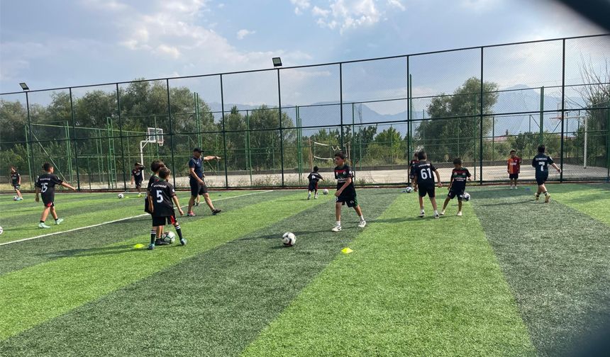 Altınbaşak Gençlerinden Yaz Tatiline Sportif Adım