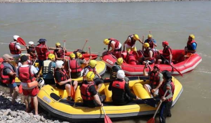 Erzincan Karasu Nehri’nde rafting etkinliğinde taciz iddiası