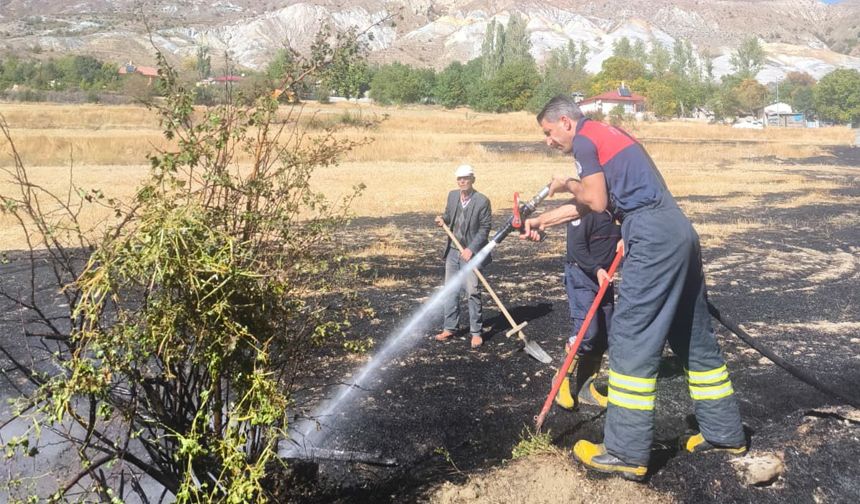 Erzincan’da Arazi Yangını: İtfaiye Ekipleri Hızlı Müdahale ile Büyümesini Önledi