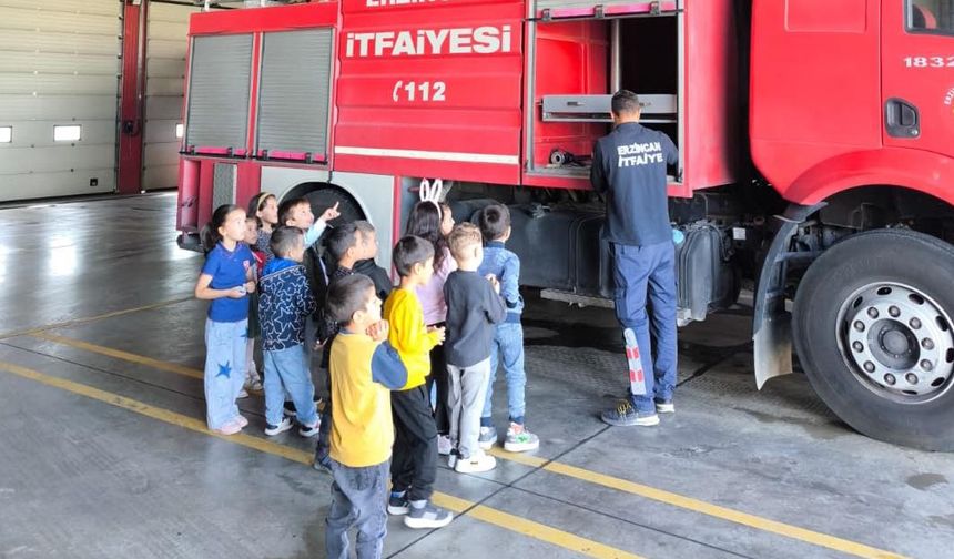 Minik Öğrencilerden İtfaiye Müdürlüğüne Anlamlı Ziyaret