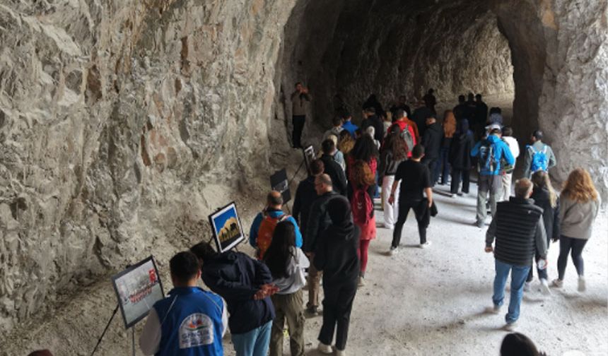 Kemaliye'de Karanlık Kanyon Yürüyüşü