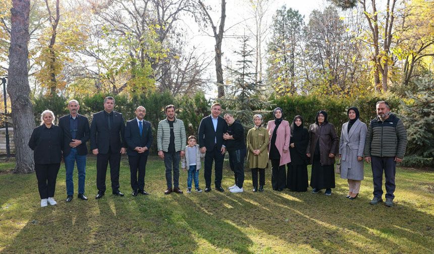 Vali Aydoğdu Dünya Engelliler Günü’nde Özel Çocukları Ağırladı