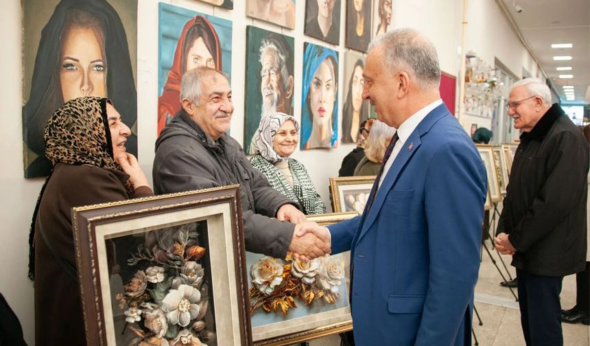 60 Yaş Üstü Öğrencilerin Hazırladığı Sergiye Yoğun İlgi