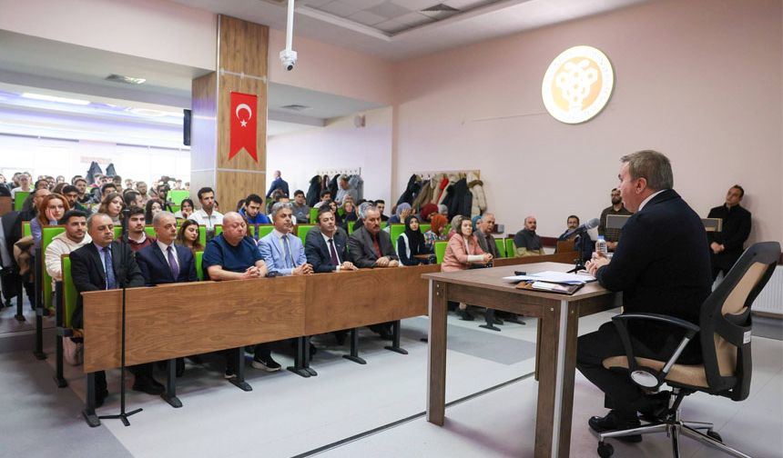 Vali Aydoğdu Tıp Öğrencileriyle Bir Araya Geldi