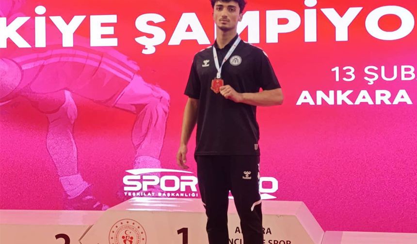 Erzincanlı Sporcumuz Güreş Şampiyonasında 3. Oldu