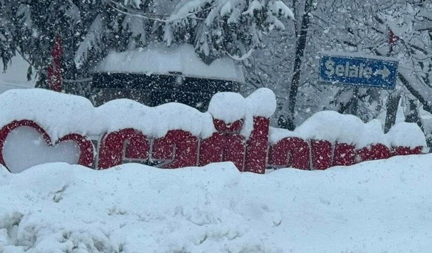 Çağlayan’da Yoğun Kar Mesaisi: Erzincan Yolu Kapanma Noktasına Geldi