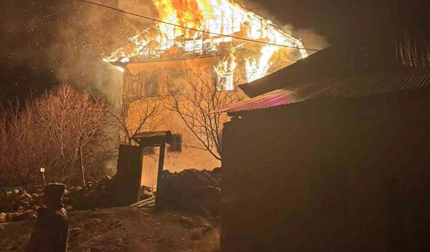 Gümüşhane'de Yaşanan Yangında 1 Kişi Hayatını Kaybetti