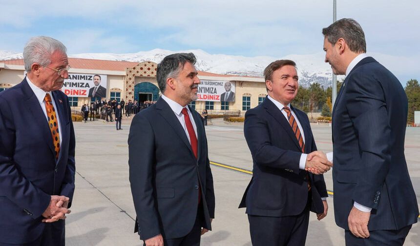 Enerji Bakanı Alparslan Bayraktar Erzincan’da