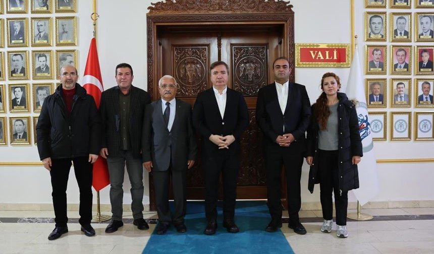 Altınbaşak Başkanı Vali Aydoğdu'yu Makamında Ziyaret Etti