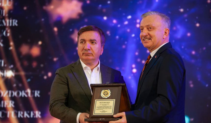 EBYÜ Senatosundan Vali Hamza Aydoğdu’ya “Onur Ödülü”