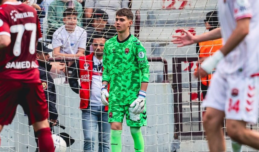 Herkes 15 Yaşındaki Kalecimizi Konuştu