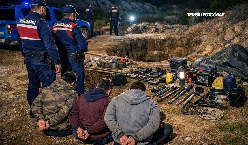 Şiran’da Kaçak Kazıya Suçüstü: 3 Kişi Yakalandı
