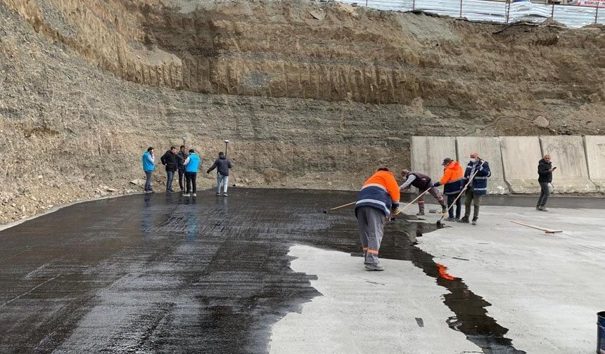 Merkez Çarşısı’nda İnşaat Çalışmaları Başladı