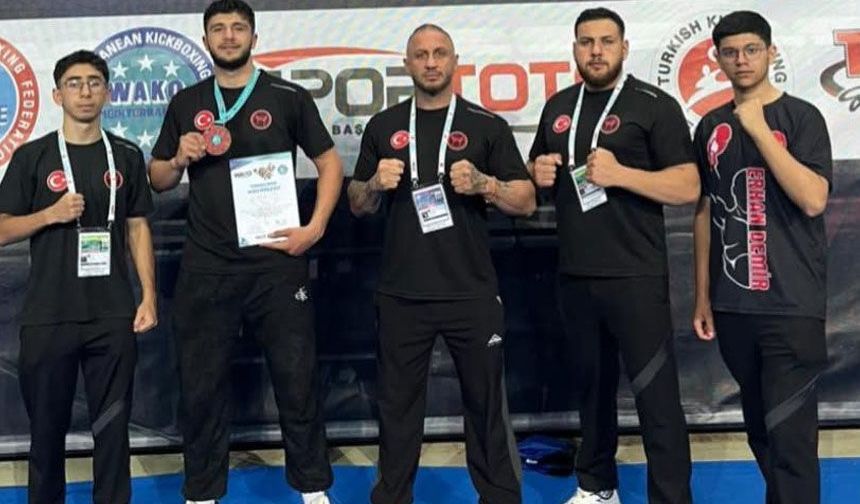 Erzincanlı Kick Boksçu Dünya İkincisi Oldu