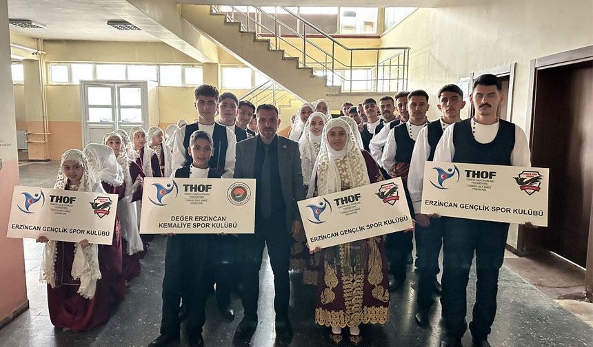 Erzincan Halk Oyunları Ekipleri Bölge Yarışmasına Damga Vurdu