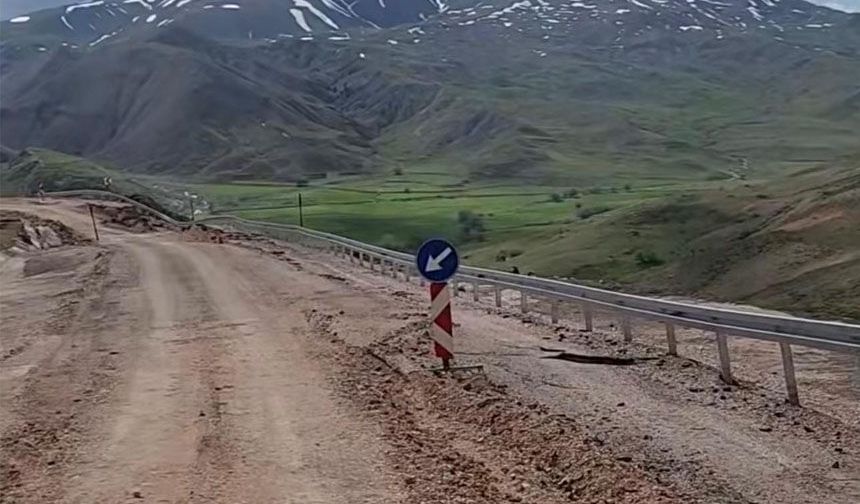 Çayırlı–Erzincan Yolu Güvenlik Nedeniyle Araç Trafiğine Kapatıldı