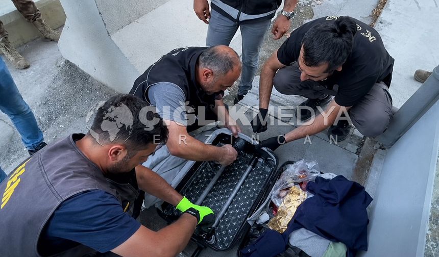 Erzincan'da Yol Kontrolünde 1 Kilo 725 Gram Eroin Ele Geçirildi