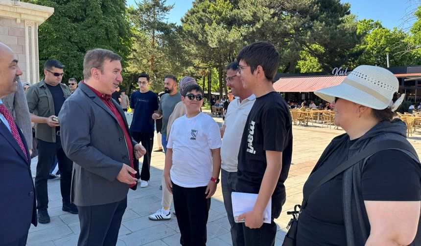 Vali Aydoğdu Öğrencilere Sınav Öncesi Moral Verdi