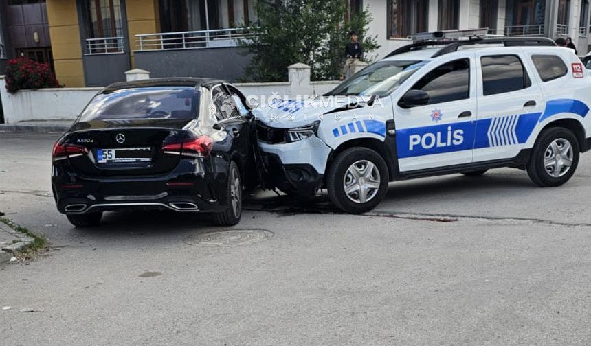 Cumhuriyet Mahallesi’nde Polis Aracı Kazaya Karıştı