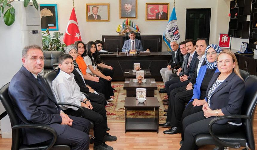 Başkan Bekir Aksun, LGS Birincilerini Ağırladı