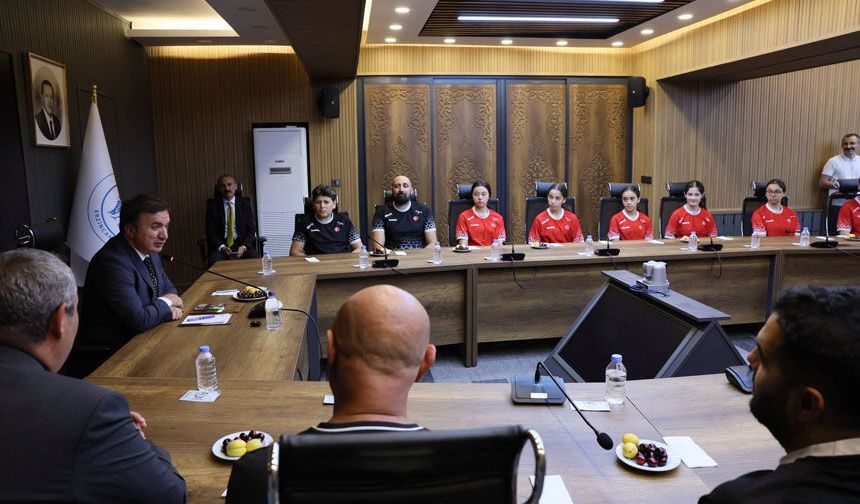 U15 Milli Badminton Takımı Avrupa'ya Erzincan'da Hazırlanıyor