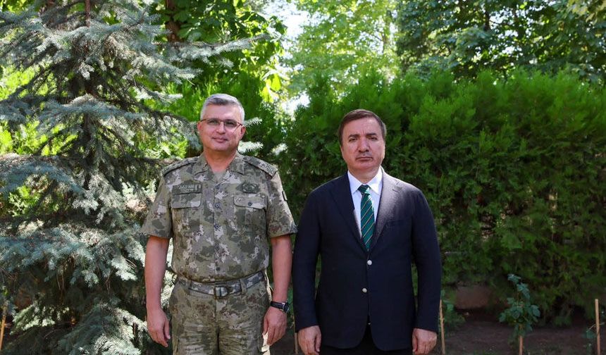 Emekliye Ayrılan Tümgeneral Ataç, Vali Aydoğdu ile Vedalaştı