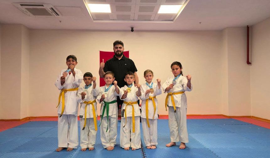 Erzincan Okul Sporlarında Türkiye Birincisi Oldu